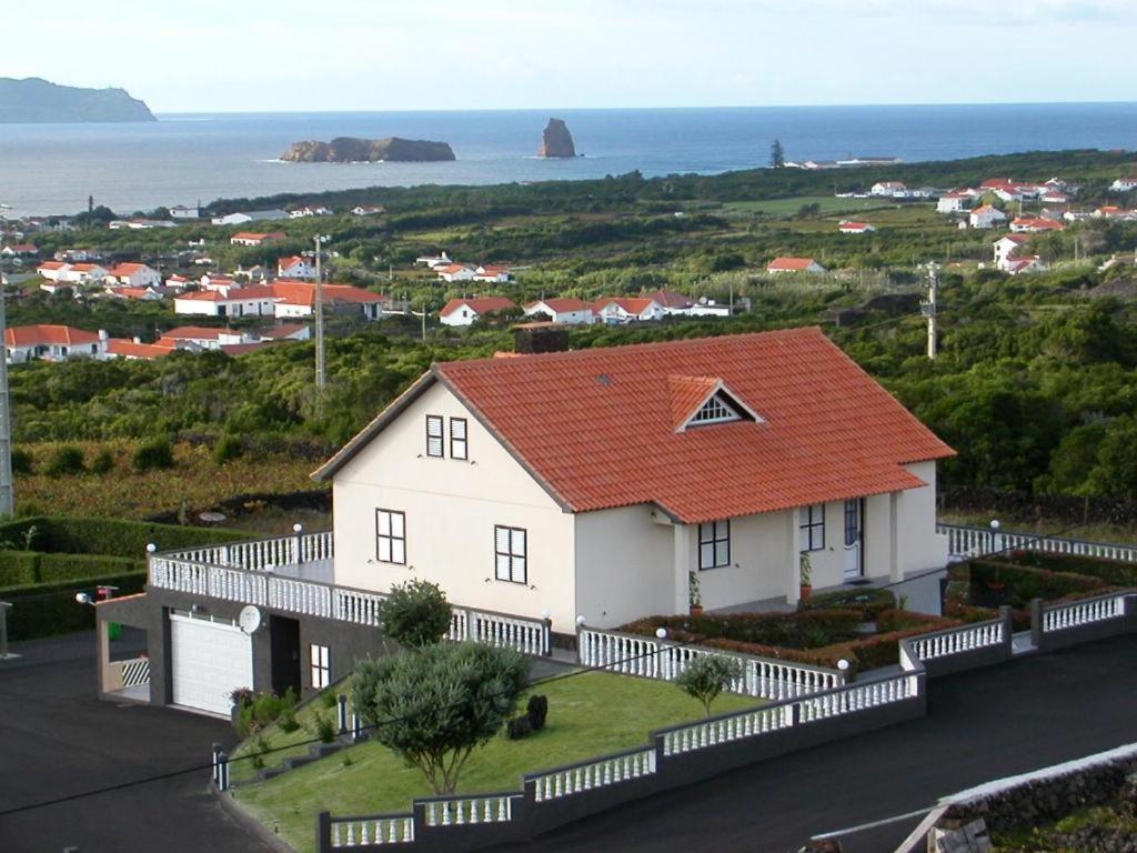 Moradia Familiar Novavista - T3 Hostel Madalena  Exterior photo
