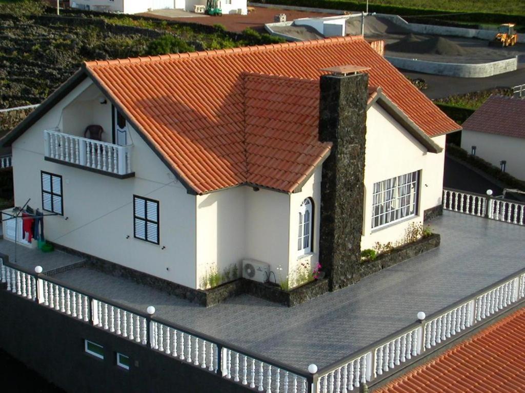 Moradia Familiar Novavista - T3 Hostel Madalena  Exterior photo